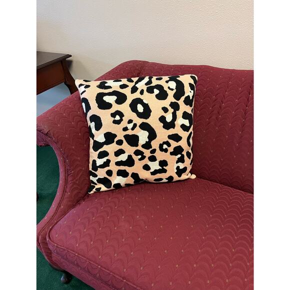Pink leopard knitted accent throw pillow cover 18" x 18" NEW - Picture 3 of 8